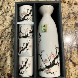 Elegant Floral Sake Set